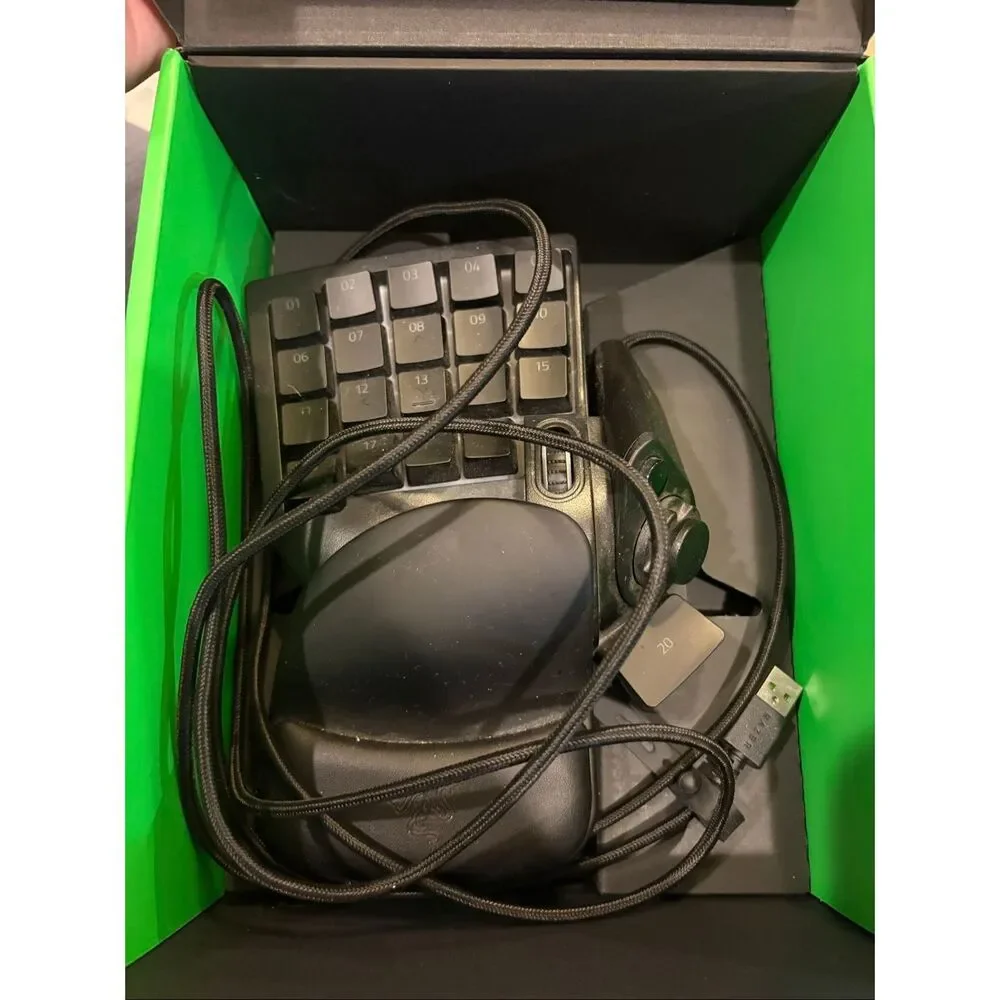 Razer Tartarus V2 Mecha-Membrane Gaming Keypad RGB Chroma Programmable Keys RZ07